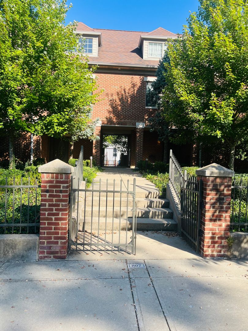 New Albany Apartment: 807 E Main St Apt D