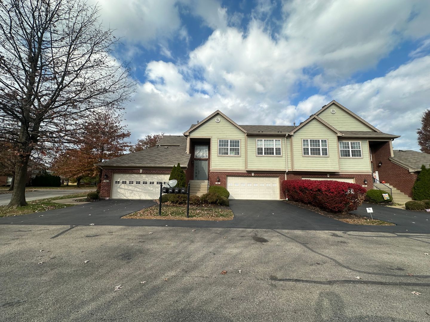 Louisville Townhome: 5002 Kames Square