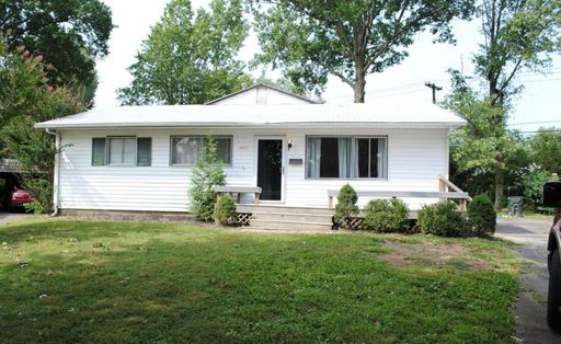 Beautiful 3-Bed Home in Prime Jeffersontown Location! – photo 1