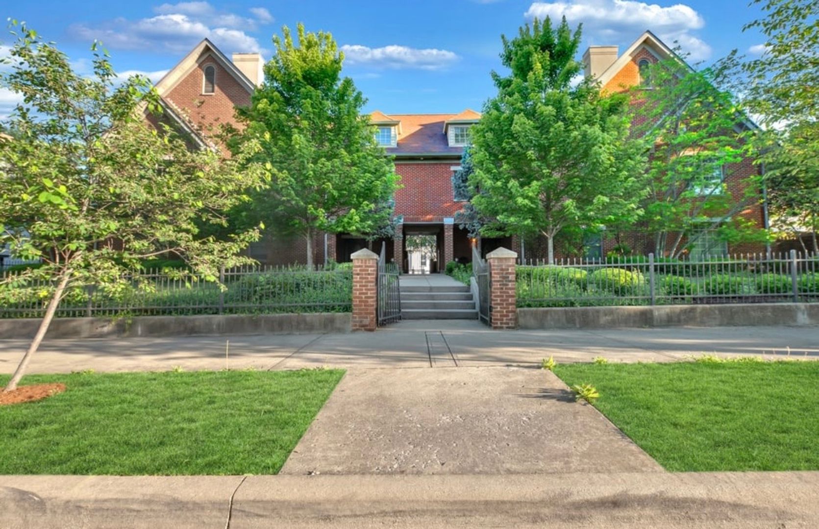 New Albany Apartment: 807 E Main St