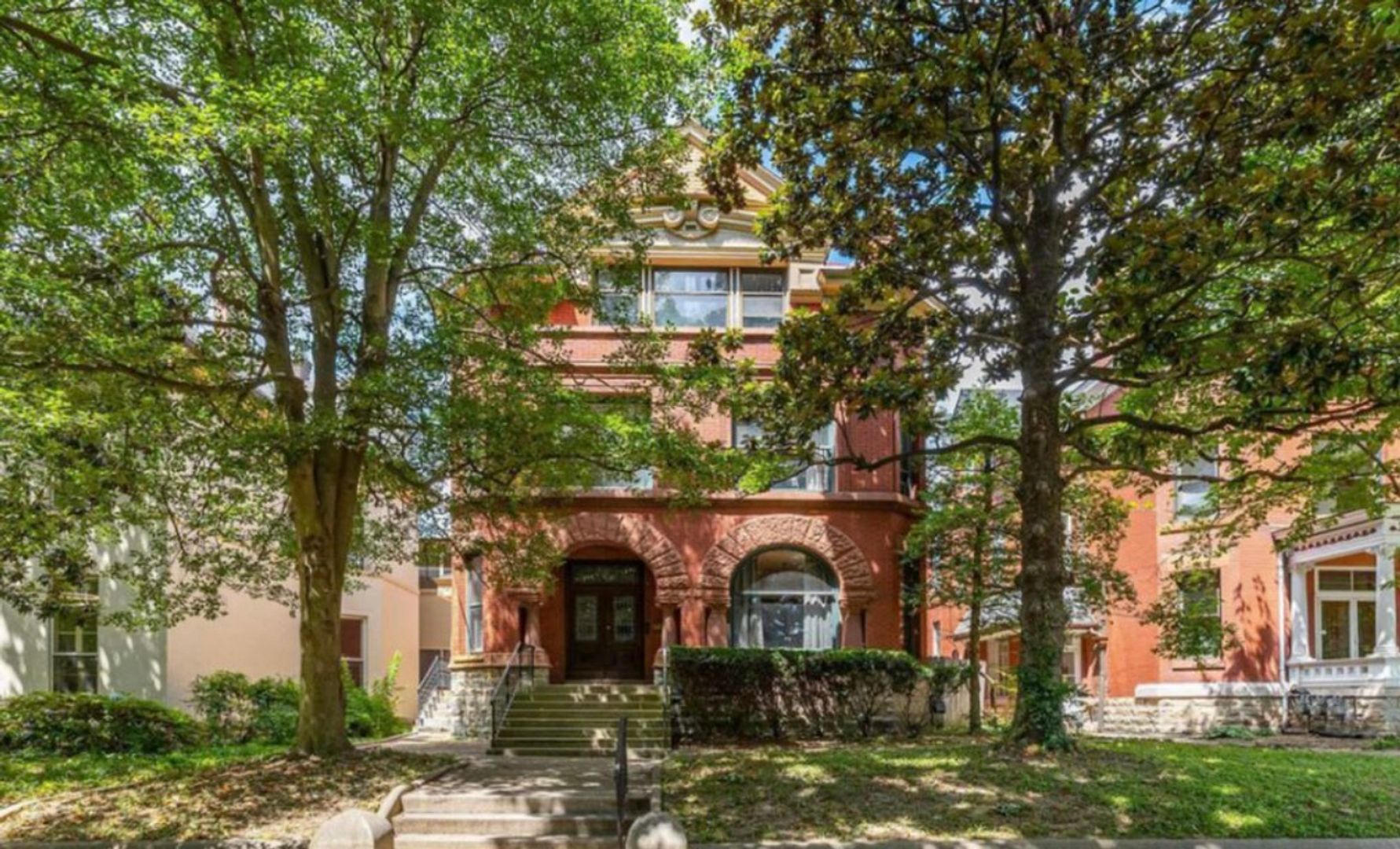 Louisville Apartment: 1015 Cherokee Rd