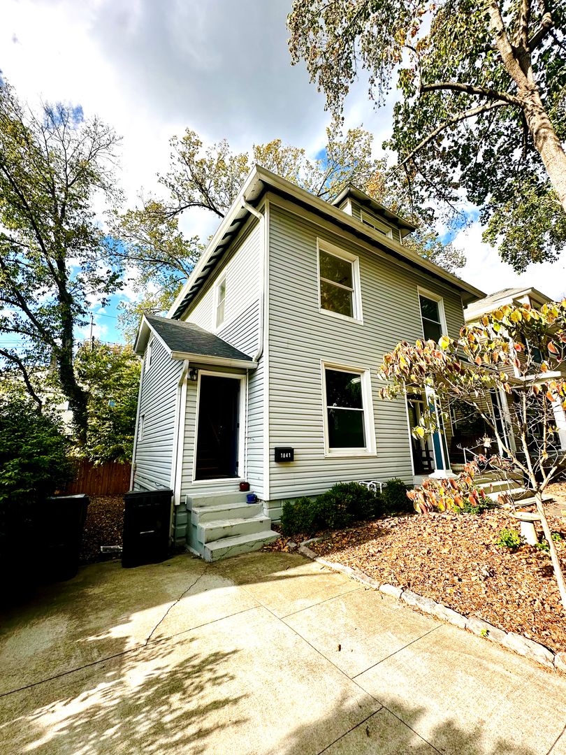 Louisville Apartment: 1841 Edgeland Ave