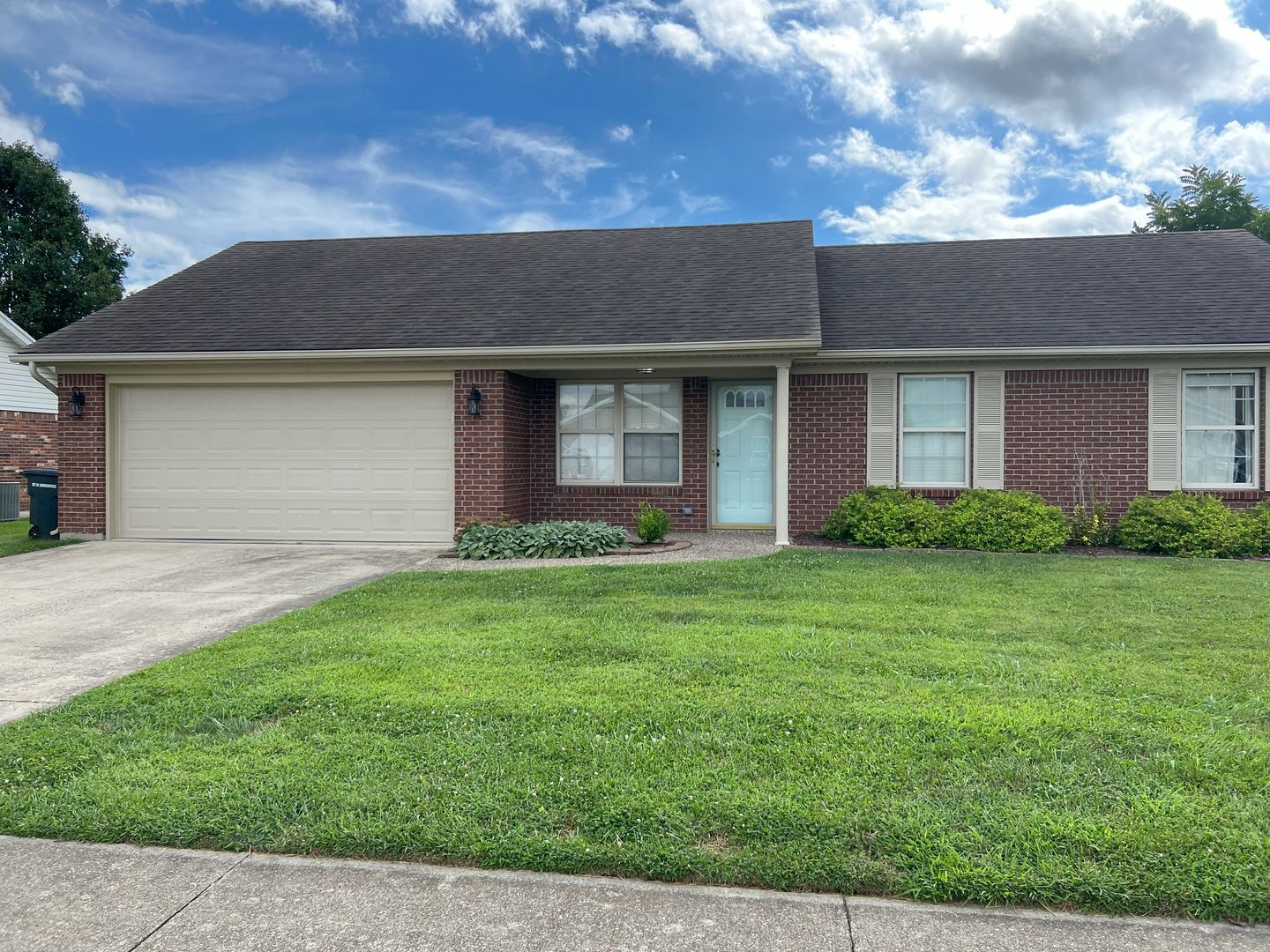 Jeffersonville House: 504 Reba Jackson Drive