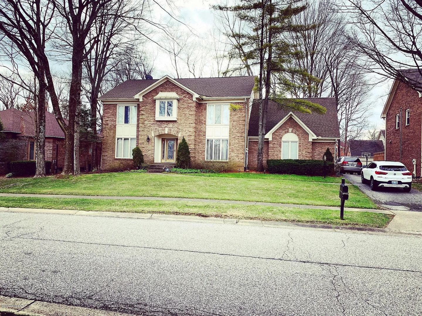 Louisville House: 14410 Lake Forest Drive