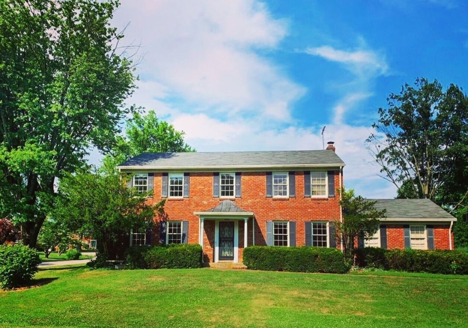 Louisville House: 10806 Dartford Place