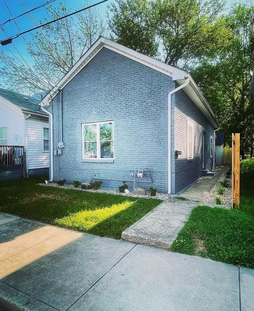 New Albany House: 620 East 5th Street