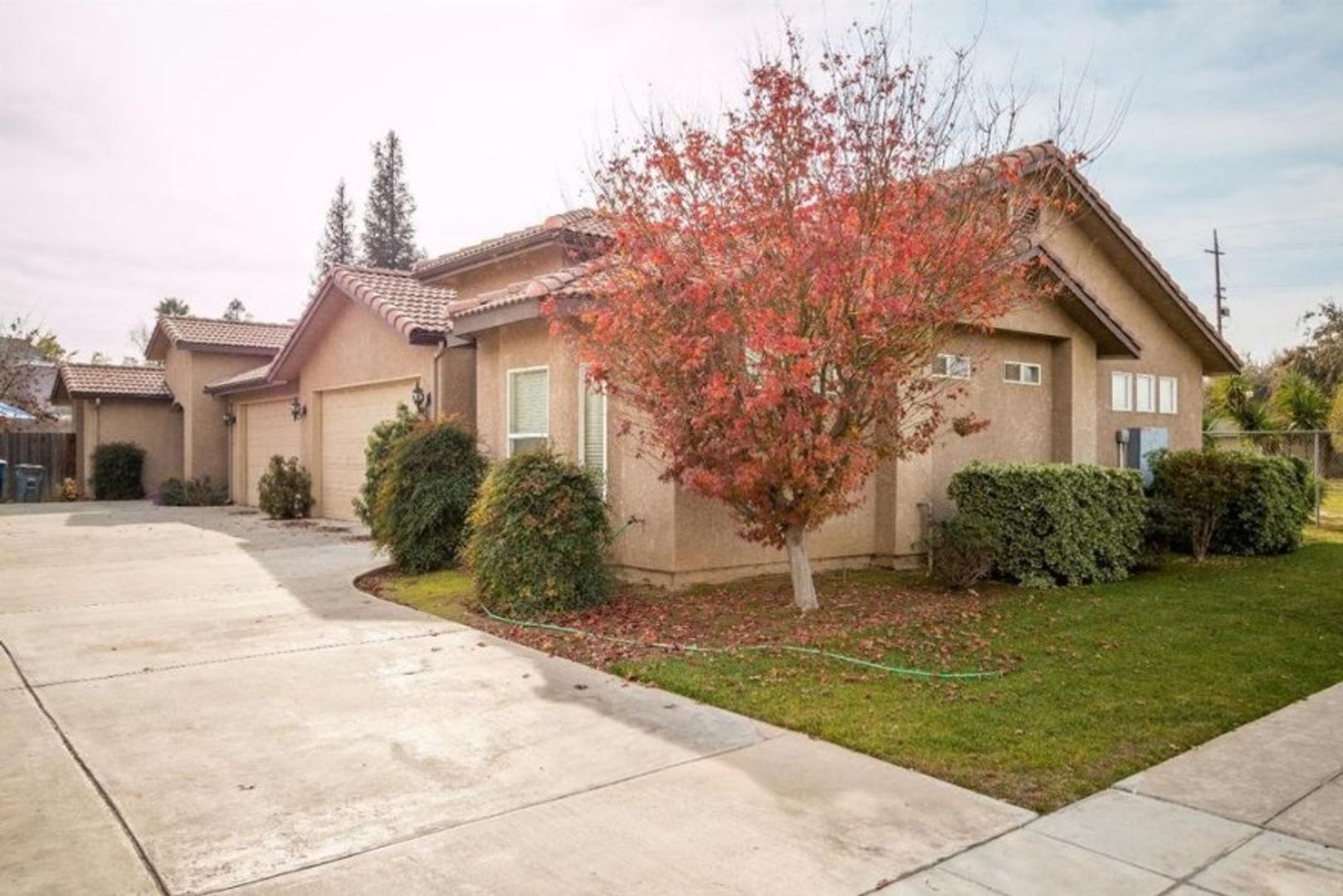 FRESNO Apartment: 4644-4654 W CLINTON AVE