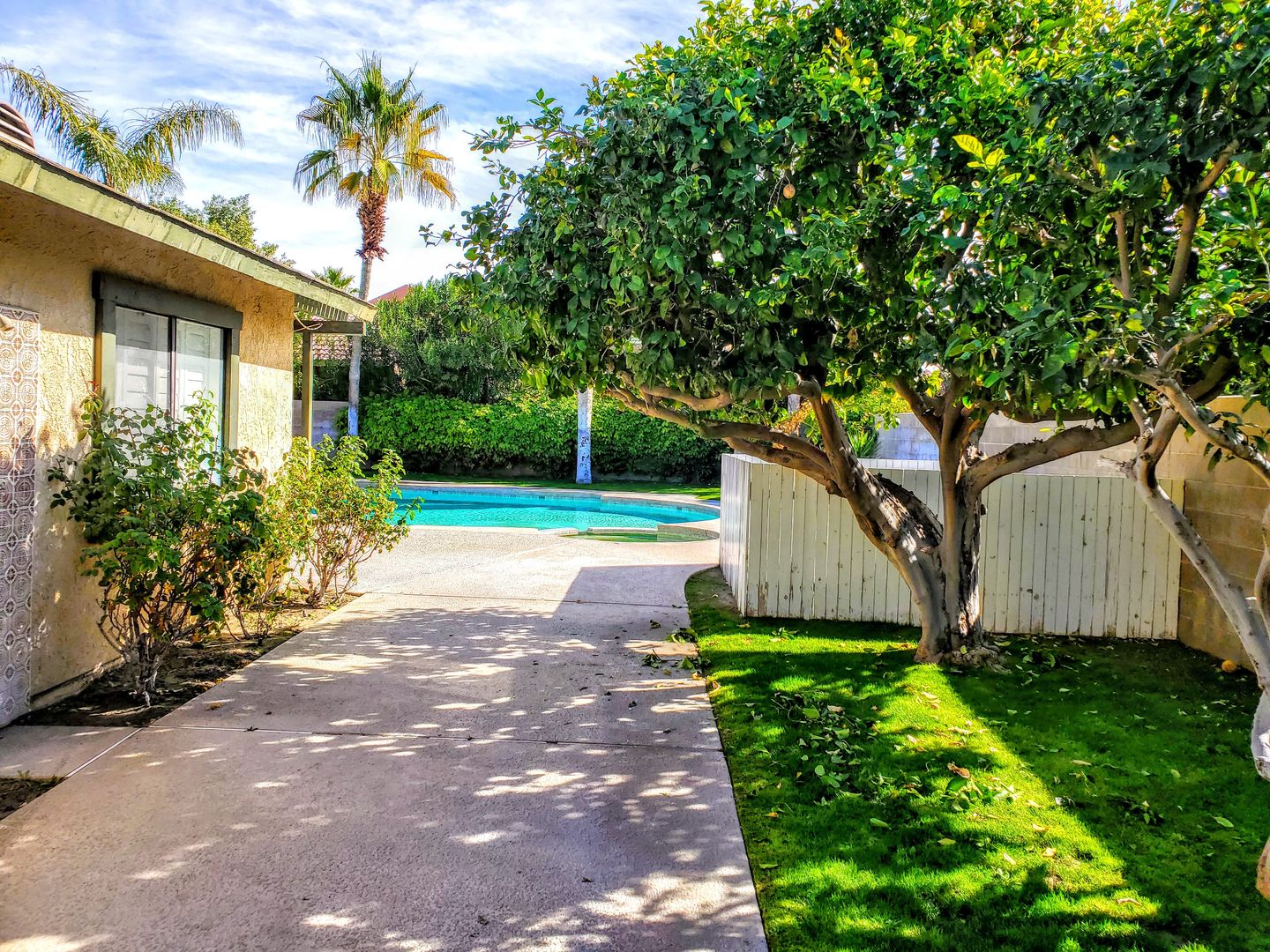 Palm Desert House: 42800 Virginia Ave