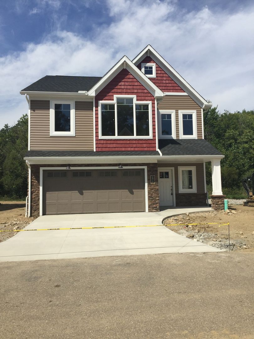 Stow House: 2979 Creekside Ct.