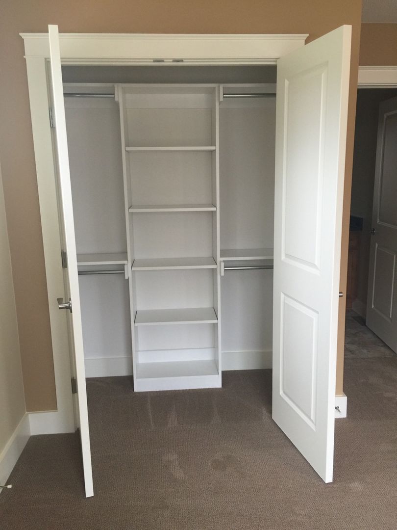 Stow House: 2967 Creekside Ct