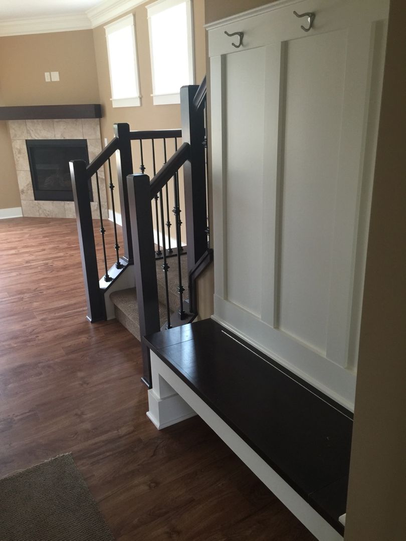 Stow House: 2967 Creekside Ct