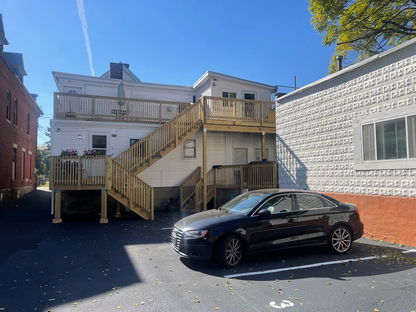 Lowell Apartment: 99-105 Mammoth Rd