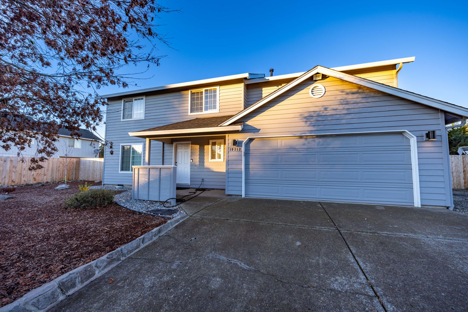 Vancouver House: 10312 NE 73rd St