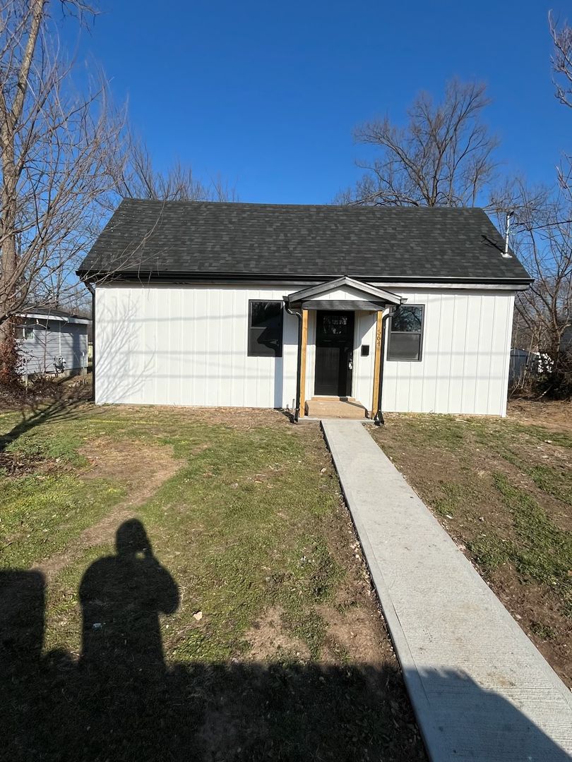 Lebanon House: 564 Polk