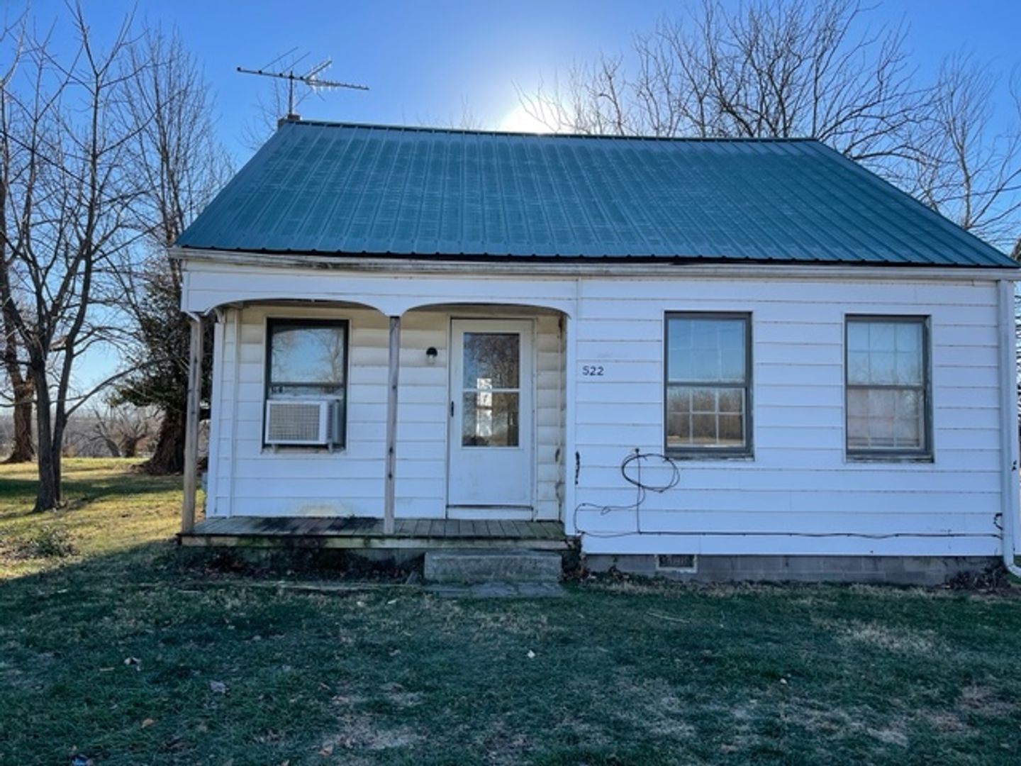 LEBANON House: 522 Mayfield