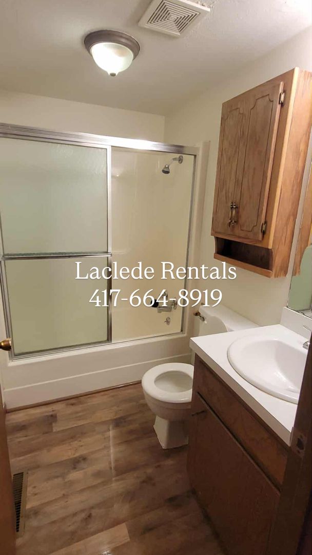 Lebanon House: 120 4th Street #C