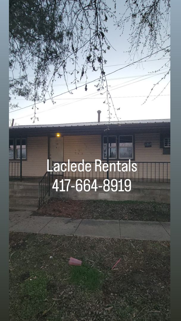 Lebanon House: 1306 East Route 66