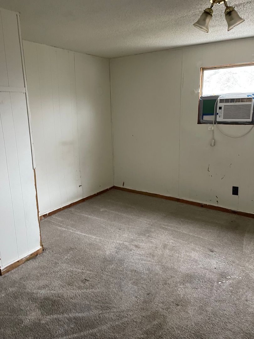 PHILLIPSBURG House: 315 W PINE