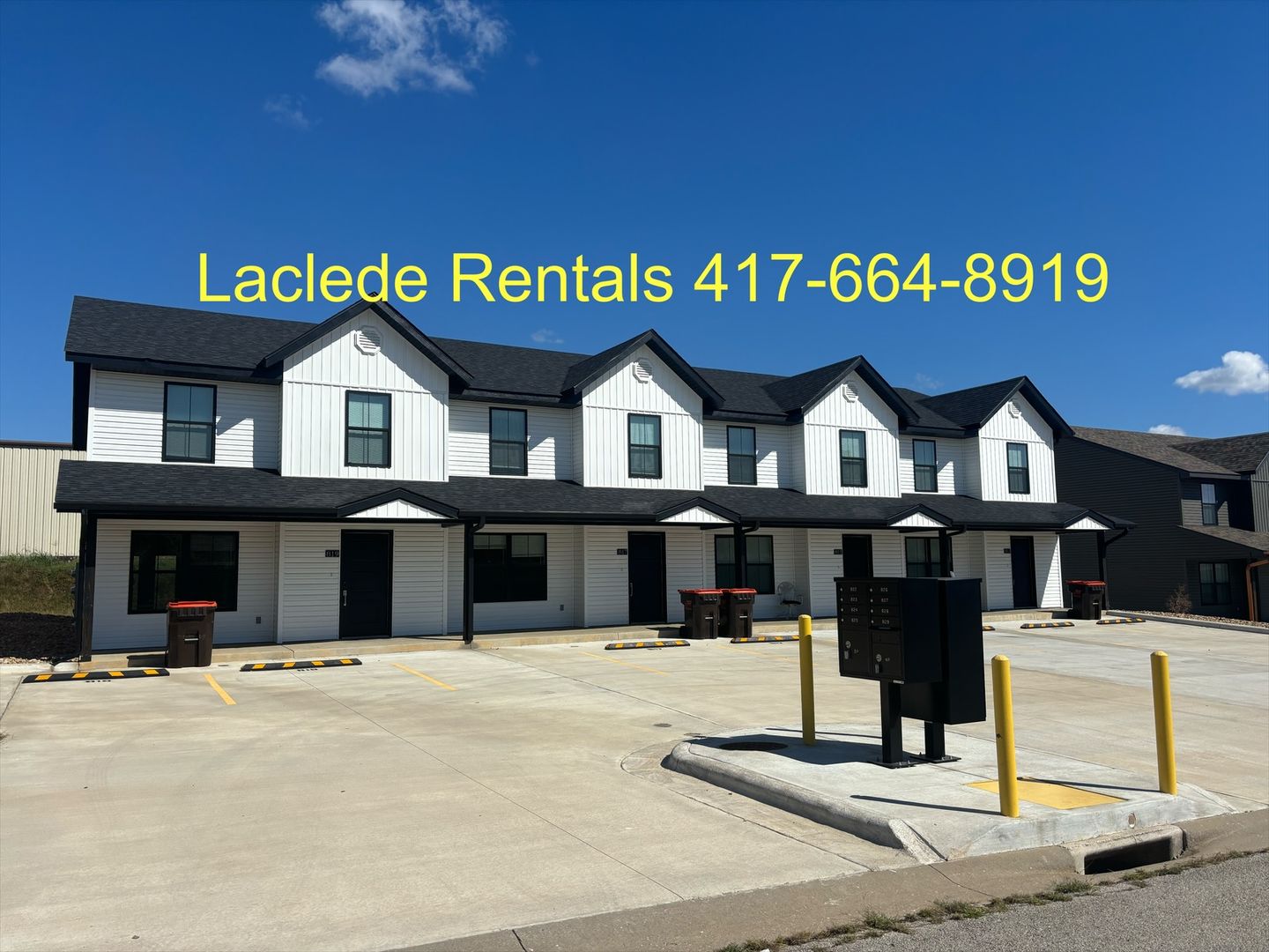 Lebanon House: 745 Howard Drive