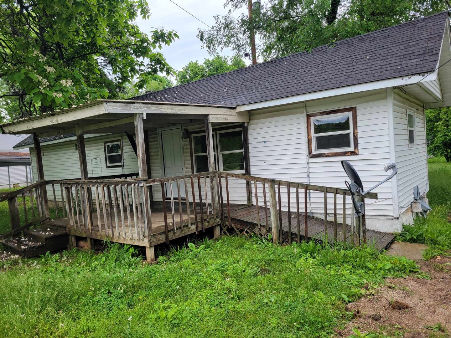 LEBANON House: 249 WEAVER