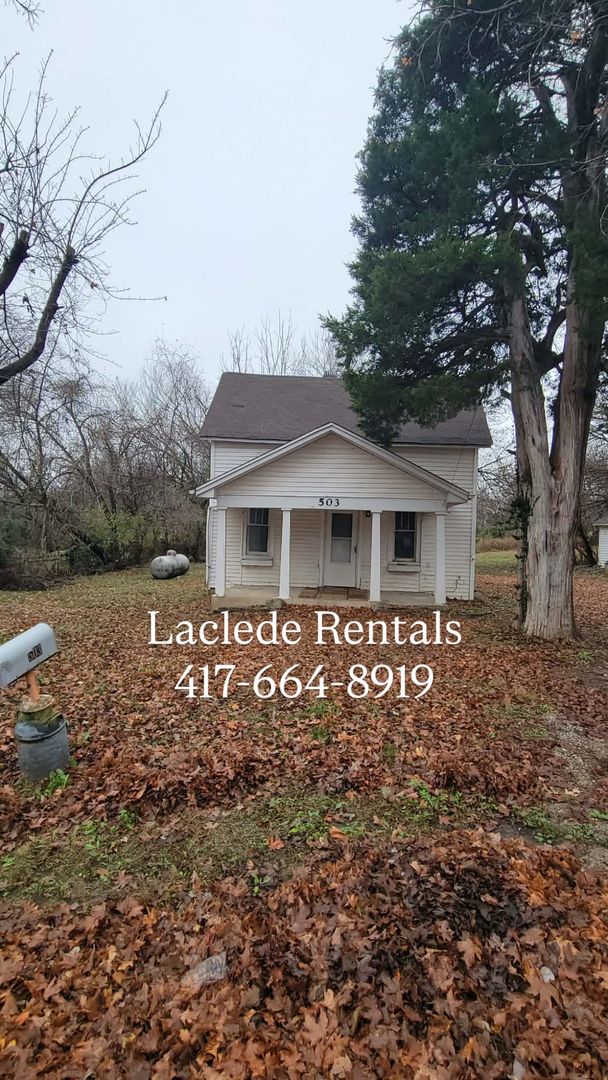 Buffalo House: 503 W Madison