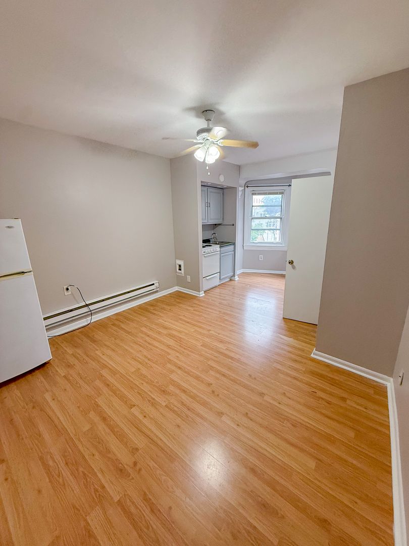 Philadelphia Apartment: 1121 Spruce St