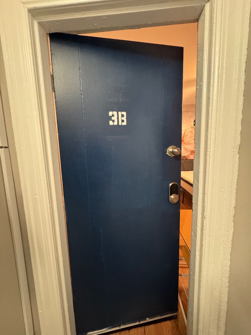 Philadelphia Apartment: 1121 Spruce St