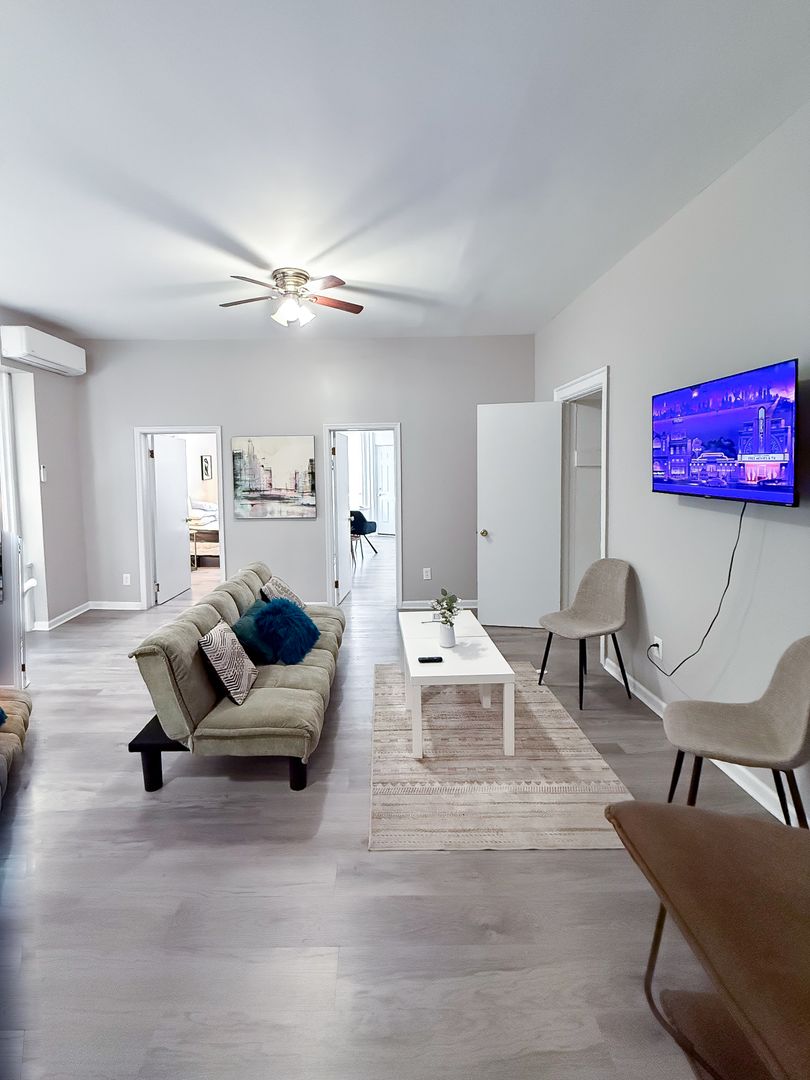 Philadelphia Apartment: 4040 Spruce St.