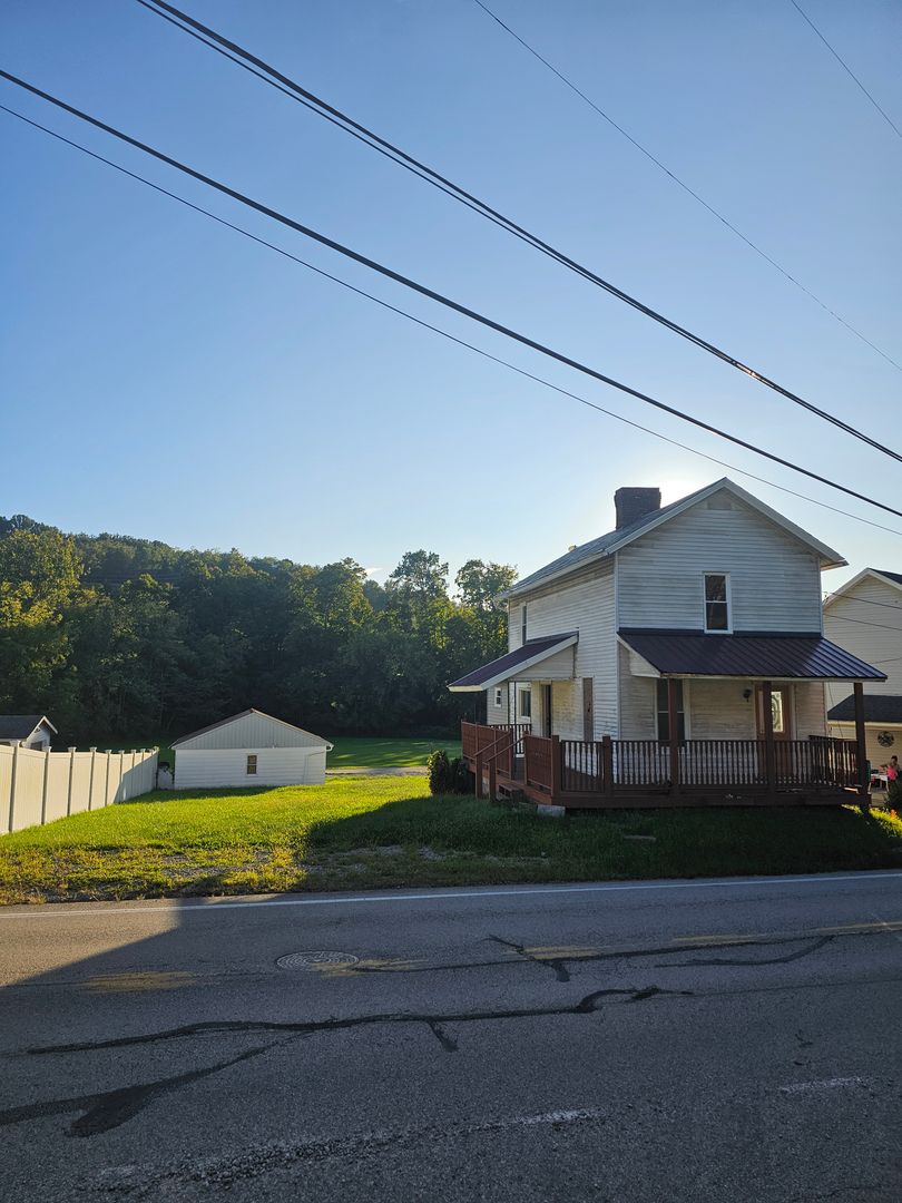 Arona House: 2025 Main Street