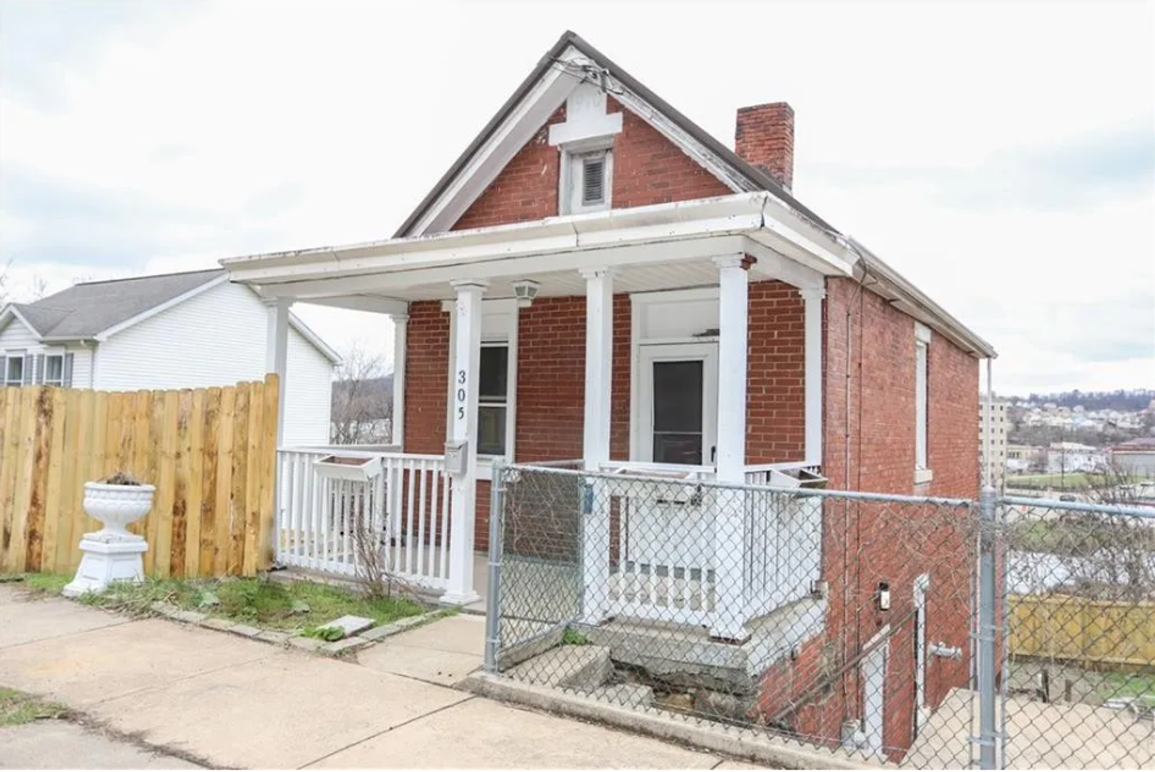 Irwin House: 305 Chestnut st