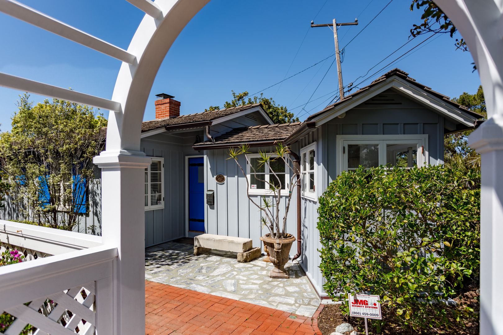 Laguna Beach Apartment: 1215 Brangwyn Way