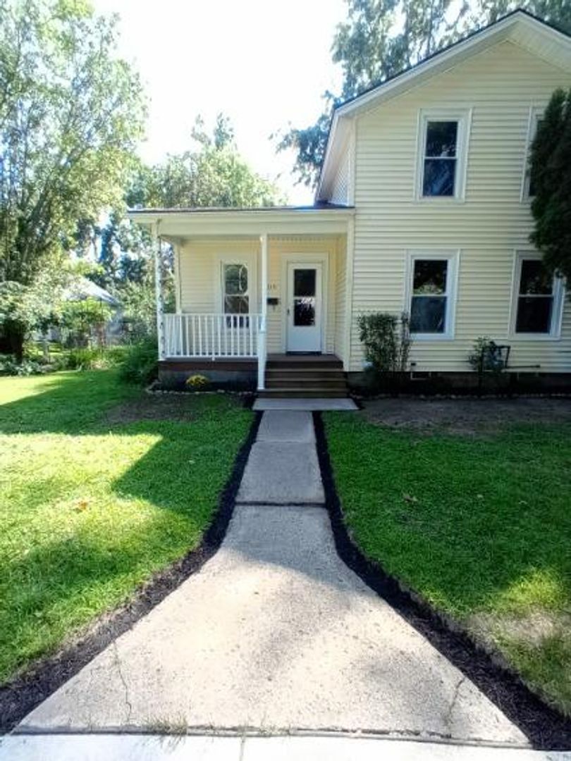 Liverpool House: 209 3rd St.