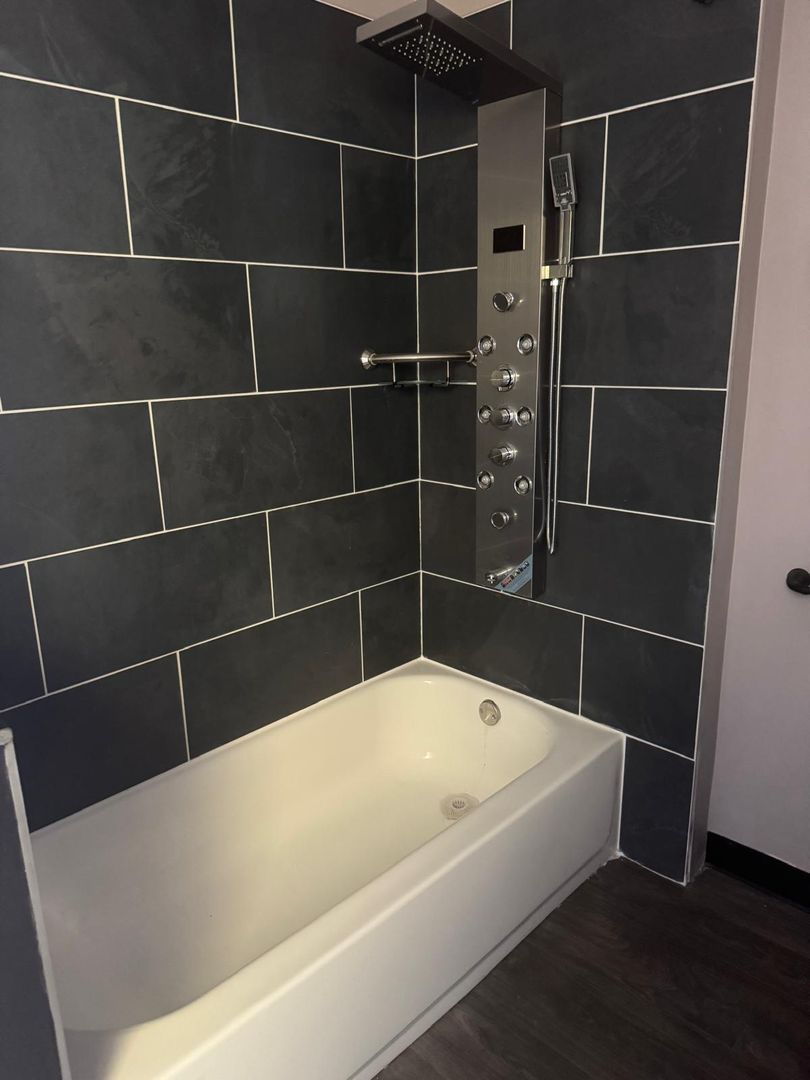 Syracuse Apartment: 827-829 Burnet Ave