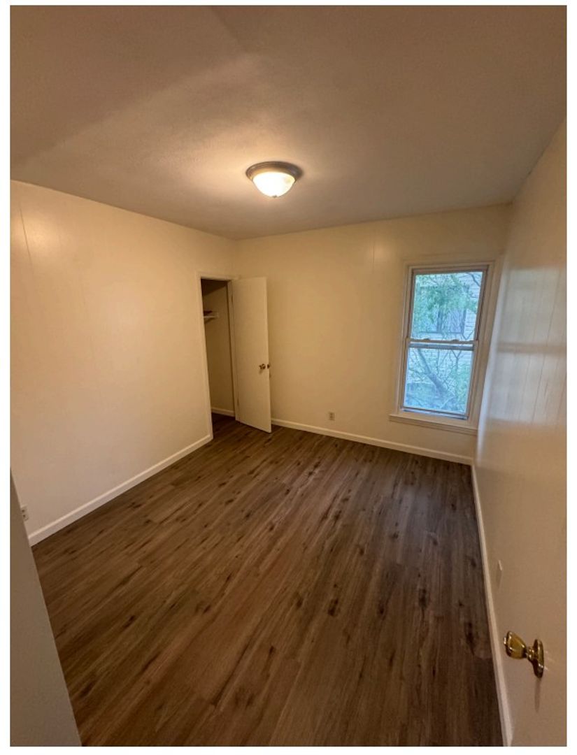 Fulton Apartment: 214 S Third St
