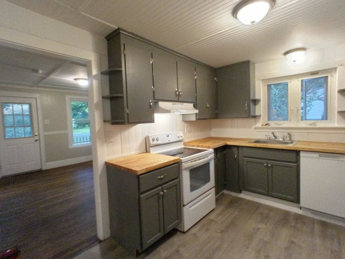 Liverpool House: 209 3rd St.