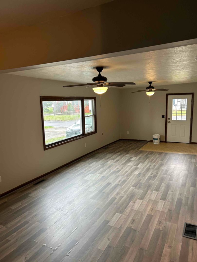 Fulton Apartment: 513-515 Utica St.