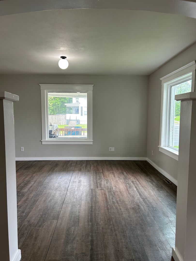 Fulton Apartment: 314 W 5th St S