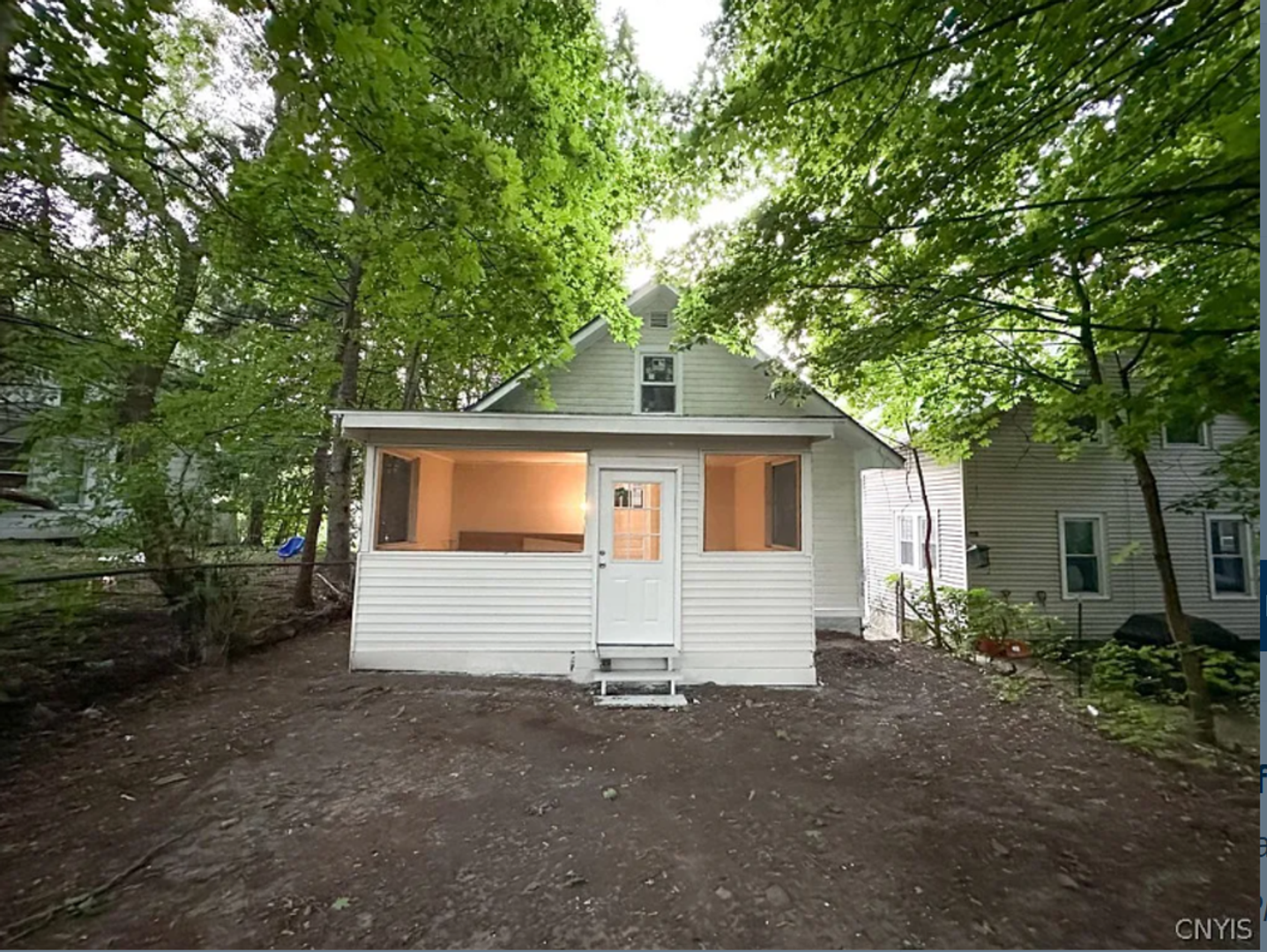 Syracuse House: 310 Shuart Ave