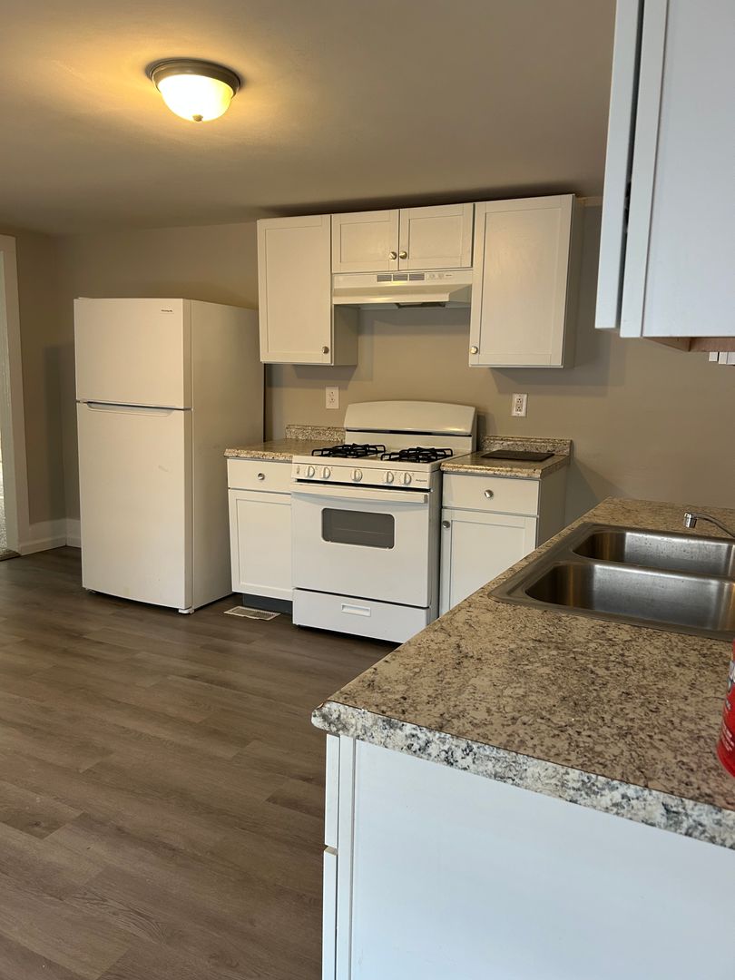 Fulton Apartment: 401 Hannibal Street