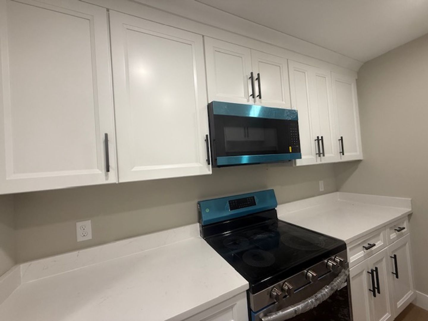 East Peoria Apartment: 1910 Springfield Rd