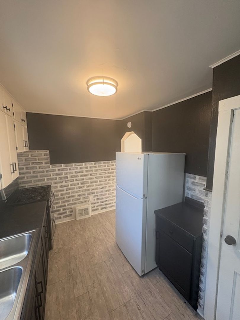 East Peoria House: 122 Callender Ave
