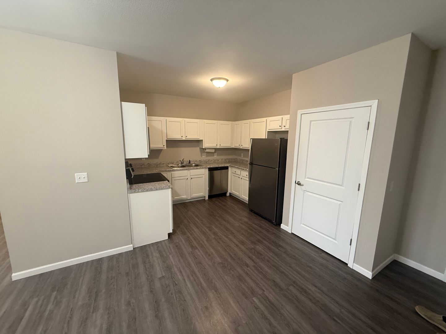 Washington Apartment: 100 Pheasant Run