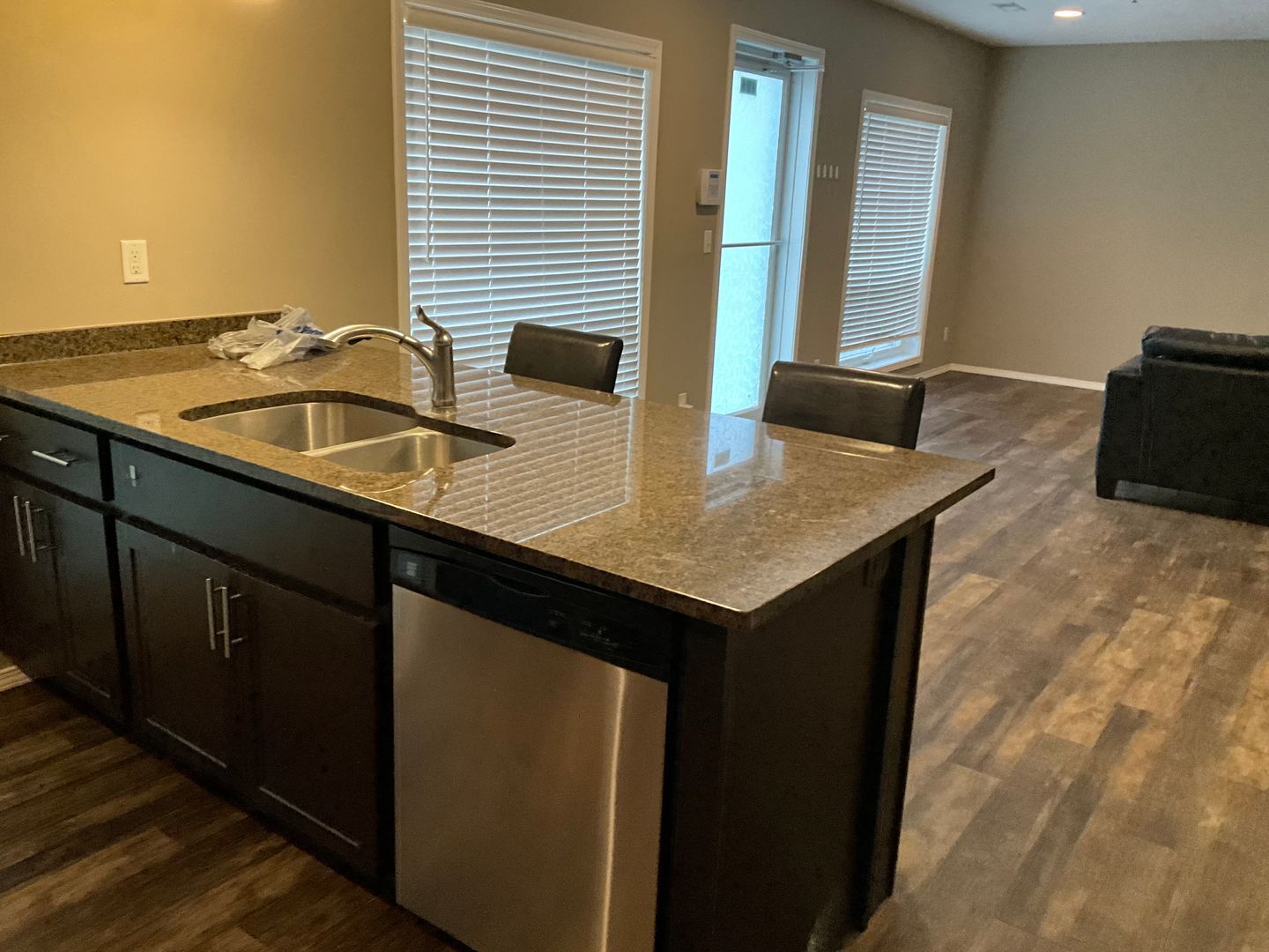 Peoria Apartment: 924 Windom St