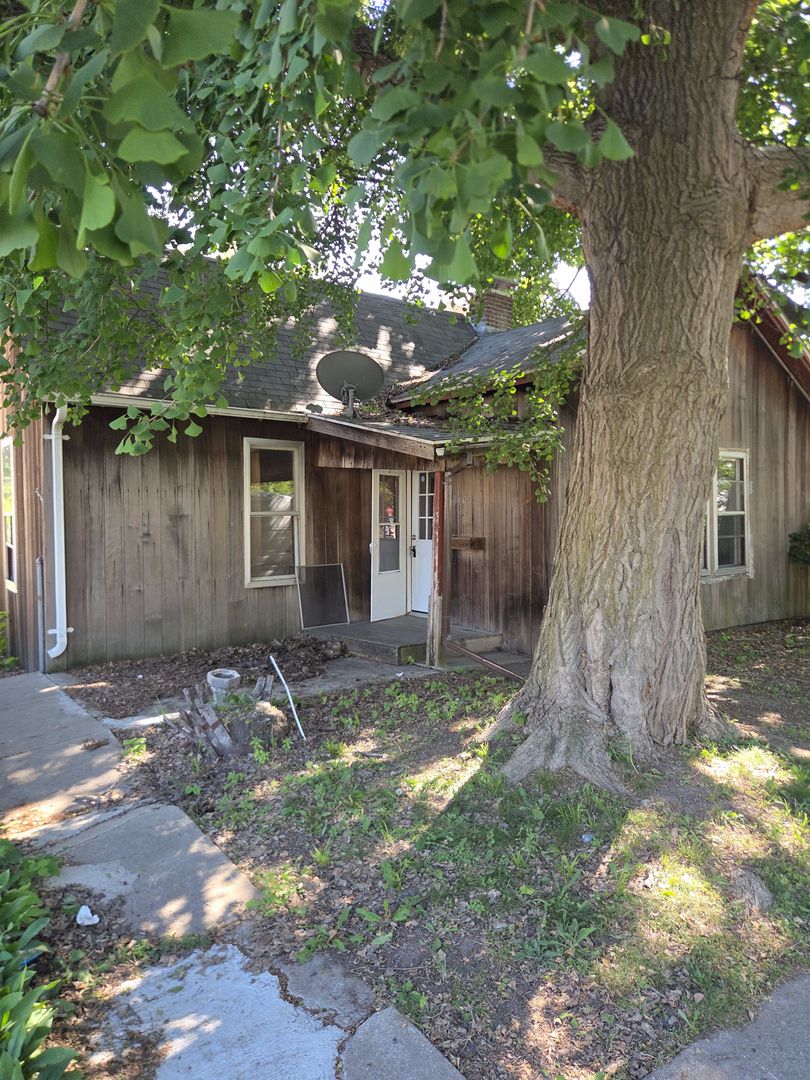 Peoria House: 730 E McClure Ave