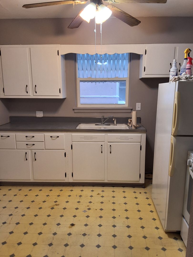 Canton Apartment: 143 W Locust Street