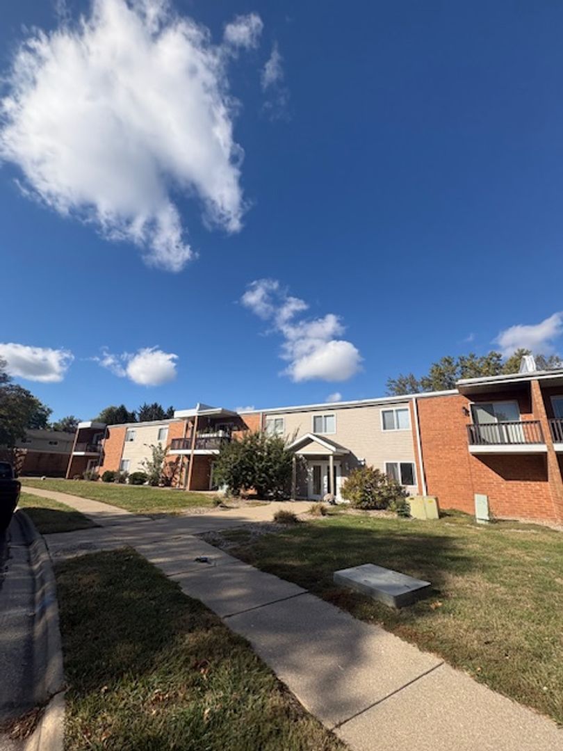 Peoria Apartment: 6517 N Lexington Dr