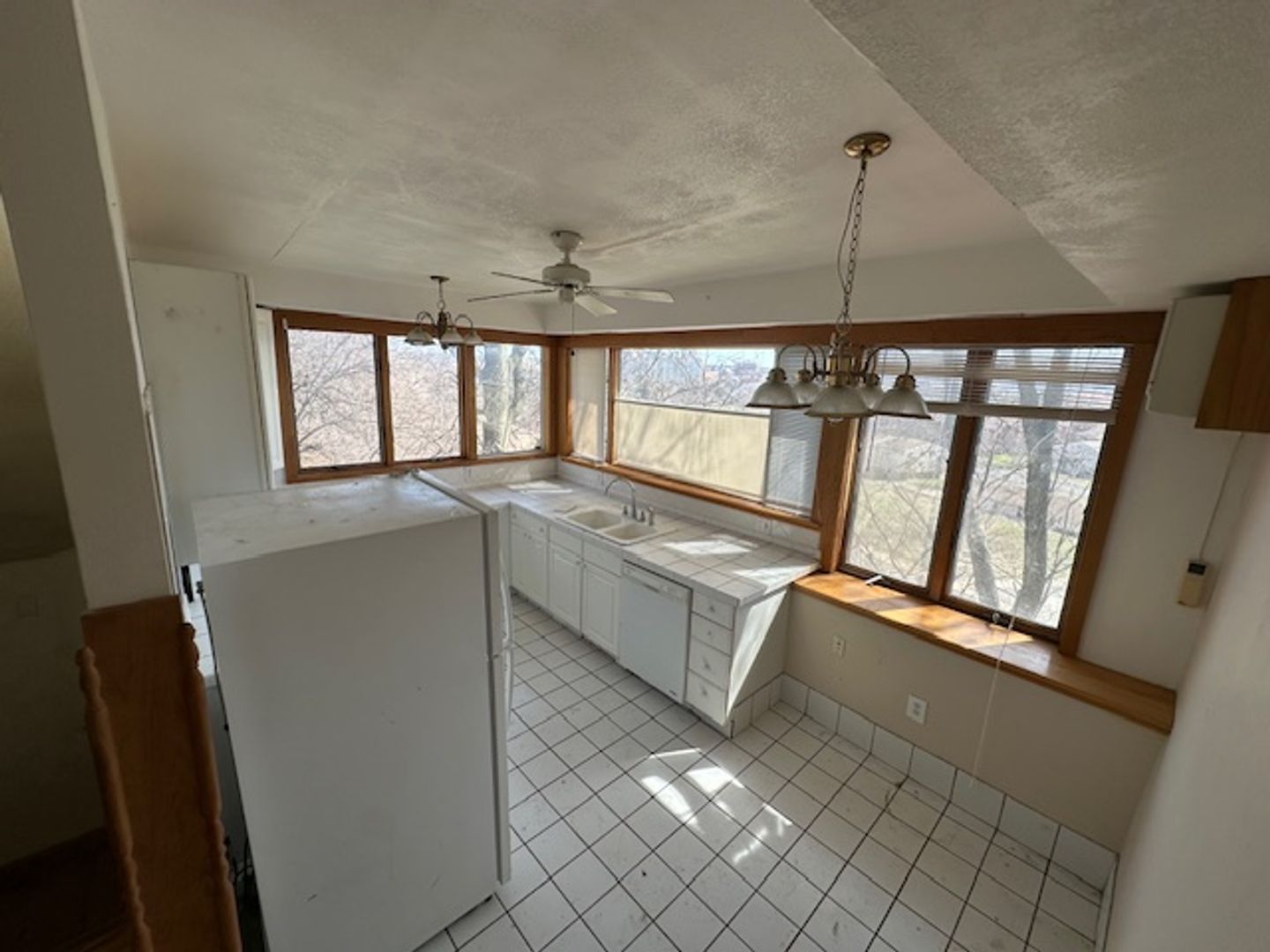 Peoria Apartment: 600 W High St