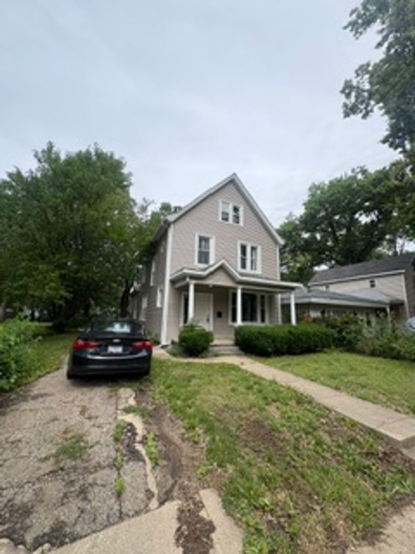 Peoria House: 2007 N Bigelow St