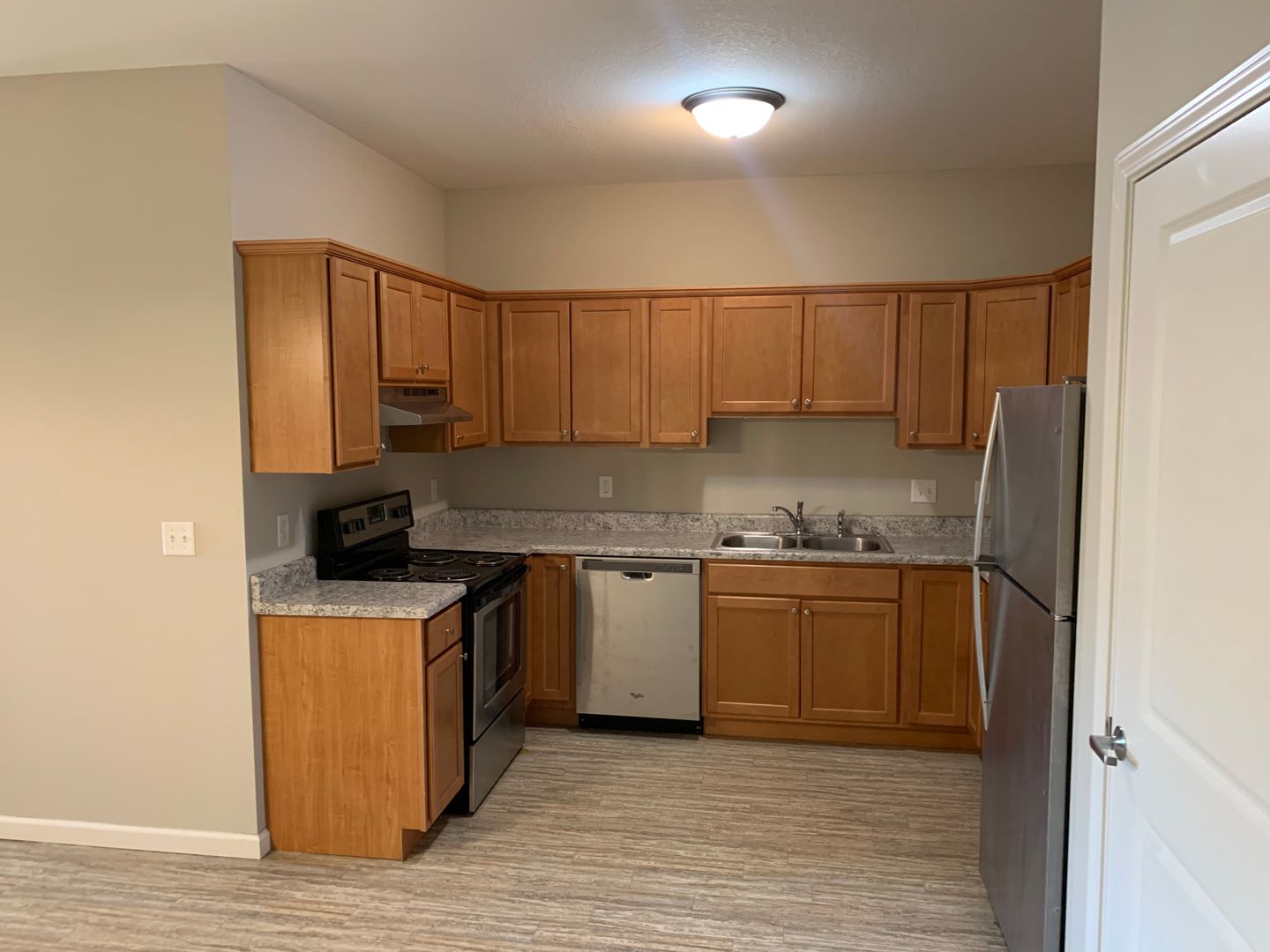 Washington Apartment: 100 Pheasant Run