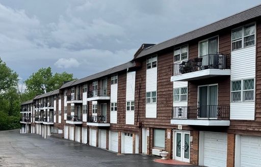 Peoria Place Apartments on North University – photo 1